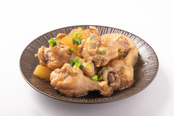 鶏手羽元と大根の煮物