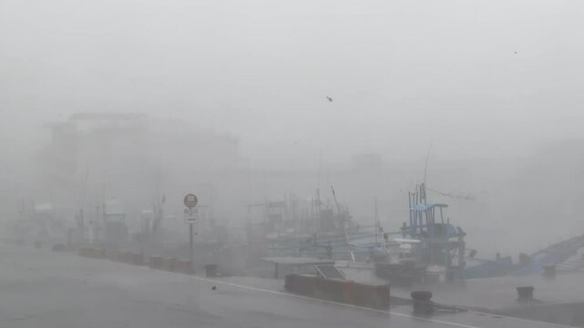 Major Hurricane Eyewall Whiteout Rain And Blasting Wind - Haikui