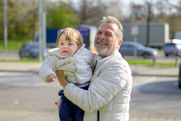 Fototapeta premium Smiles In Spring Sunshine