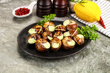 Fresnch escargort with basil butter