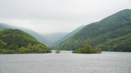 Fototapeta premium Spring scenery of Unmun Dam in Korea
