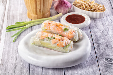 VIetnamese traditional spring roll with shrimp