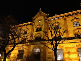 Stadt Zürich - Mühle Tiefenbrunnen, öffentliches Kulturhaus - Schweiz beleuchtet in der Nacht