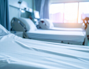 Puste łóżko szpitalne na oddziale intensywnej terapii tło
