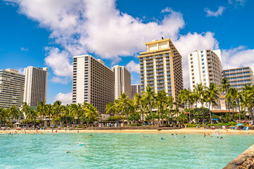 Fototapeta premium Scenic view of Waikiki Beach in Honolulu, Hawaii