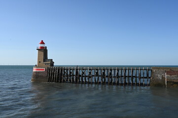 Fototapeta premium Leuchtturm bei Fecamp in der Normandie