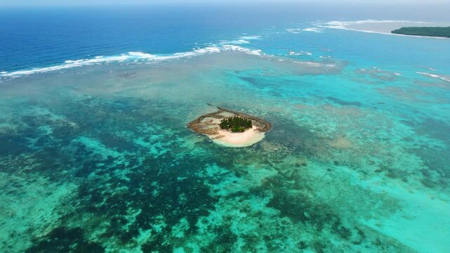 4K Aerial Drone Footage of Guyam Island in Siargao, Philippines &ndash; Tropical Sandbar, Clear Blue Water, and Palm Trees