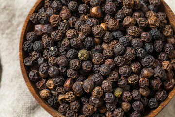 Organic Dry Raw Black Peppercorns