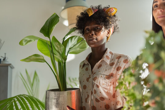 Businesswomen relocating into a new office 