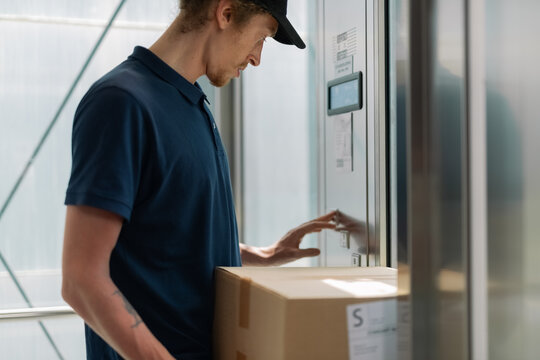 Deliveryman using elevator