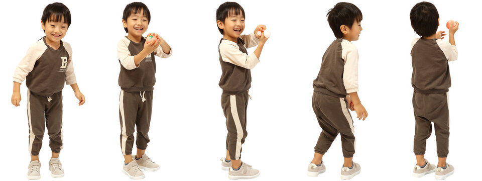 はしゃぐ男の子