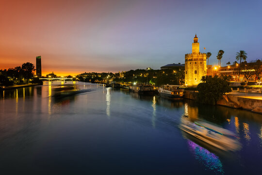 Torre del Oro at night