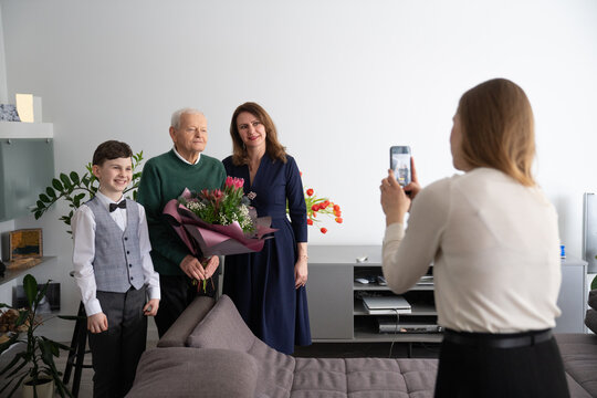 Family Moment: Celebrating with a Generational Portrait