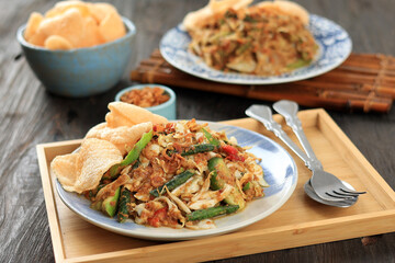 Lotek Atah Mentah or Karedok, Fresh Raw Sundanese Salad