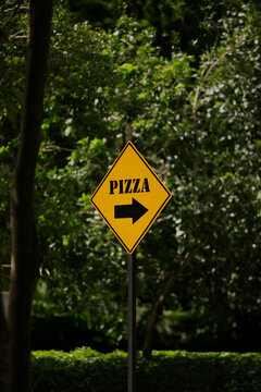 Pizza Sign in Tulum Jungle Points the Way to Deliciousness