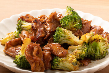 鶏ハラミとブロッコリー　ピリ辛焼き