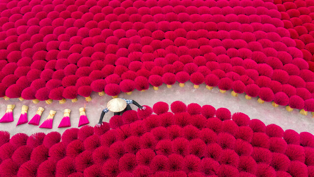 Vietnamese Incense Sticks in Production