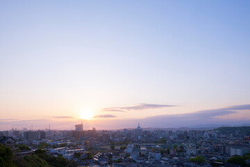 大分市の夜明けと朝焼けの空