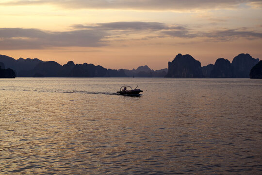 A small boat in Ha Long Bay.