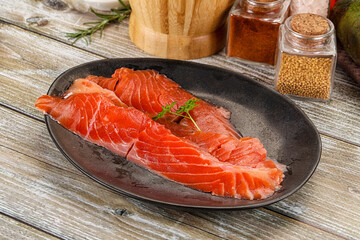 Salted sliced salmon fillet snack