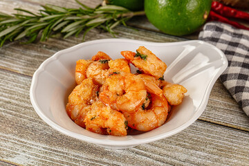 Roasted shrimps in the bowl