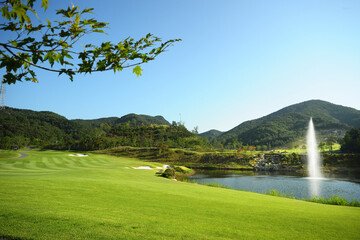 숲속 자연을 품은 아름다운 골프장.