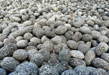 玉石が敷き詰められた風景