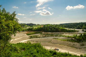 Odkrywkowa kopalnia kredy, wydobycie złóż  © Paweł Kacperek