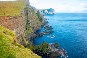 Eggjarnar Sea Cliffs - Faroe Islands © Adwo