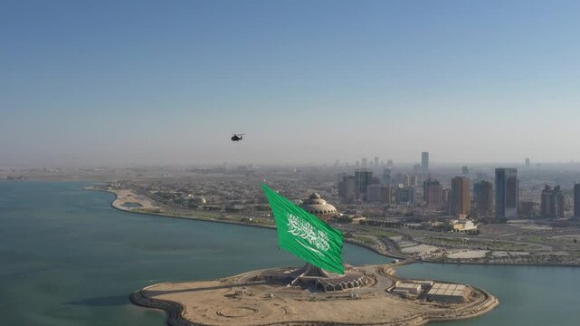 Drone footage of the Al Khobar Corniche, located in eastern Saudi Arabia.
