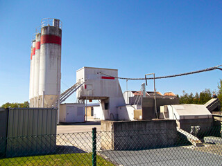 Betonmischanlage mit Silos
