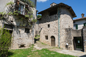 Il villaggio di Cornello dei Tasso a Camerata Cornello in provincia di Bergamo, Lombardia, Italia. © Fabio Caironi
