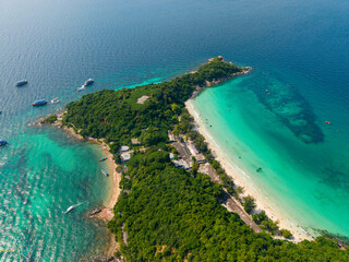 Obraz premium Aerial view beautiful island Koh Sak, Pattaya Thailand. Concept travel landscape paradise beach of Thai