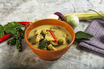 Thai green chicken curry with coconut
