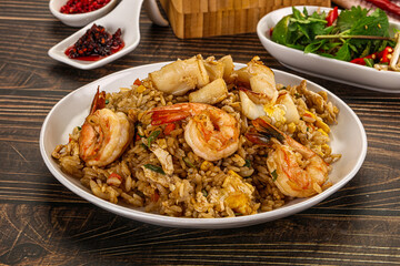 Vietnamese fried rice with prawn and squid Kom Ran