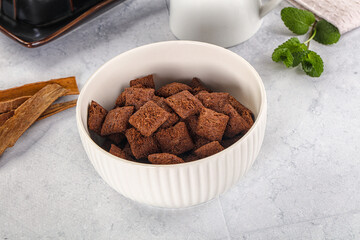 Dry sweet chocolate ceral flakes