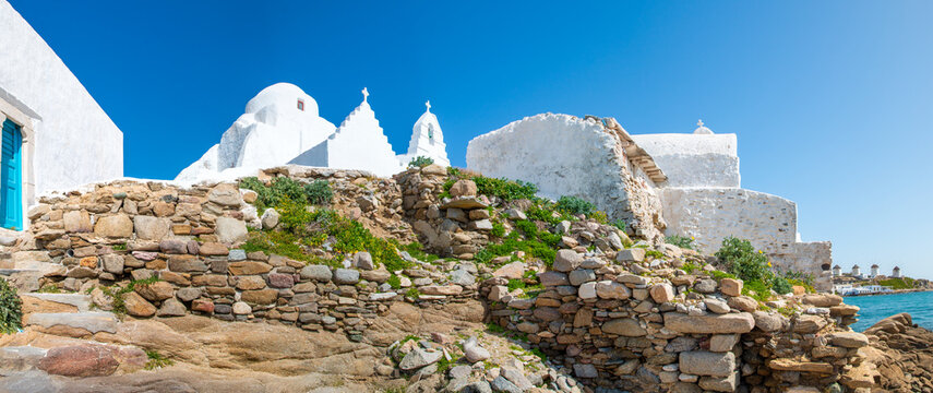 Mykonos old city Church of Panagia Paraportiani Mykonos Island South Aegean Region (S&uuml;dliche &Auml;g&auml;is) Greece