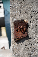 錆びた鉄の部品