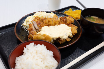 日本の岡山県倉敷市の店で食べたとても美味しいチキン南蛮