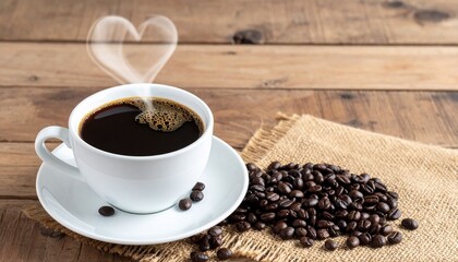 Taza de caf&eacute; con humo en forma de coraz&oacute;n y granos de caf&eacute; sobre un saco de arpillera sobre un fondo de madera vieja