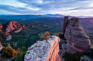 Sunrise on the edge of the cliffs