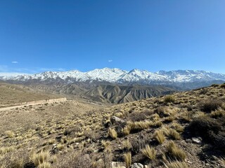 Montaña nevada, pre cordillera de Los Andes en Mendoza, Argentina.