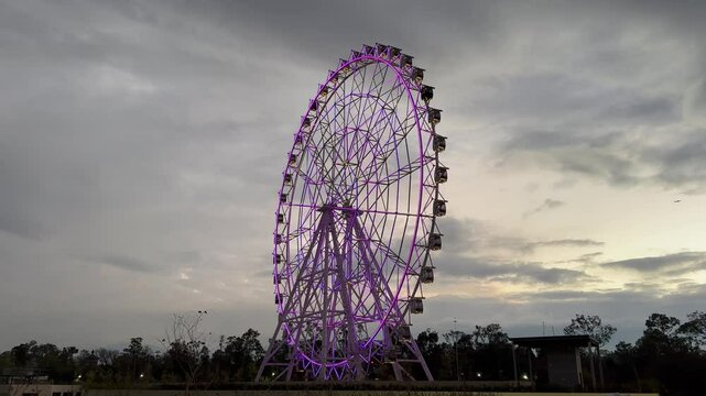rueda de la fortuna detenida