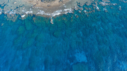 奄美大島の自然。珊瑚礁の海をドローンで撮る。