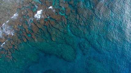 奄美大島の自然。珊瑚礁の海をドローンで撮る。