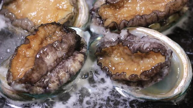 アワビの酒蒸し