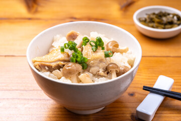 鶏肉としめじのおこわ