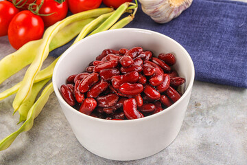 Canned red bean in the bowl