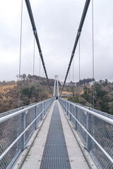 日本の大分県の九重町にある、九重“夢”大吊橋の風景