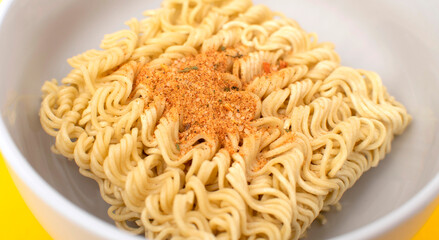 Top view of instant noodles in a bowl	